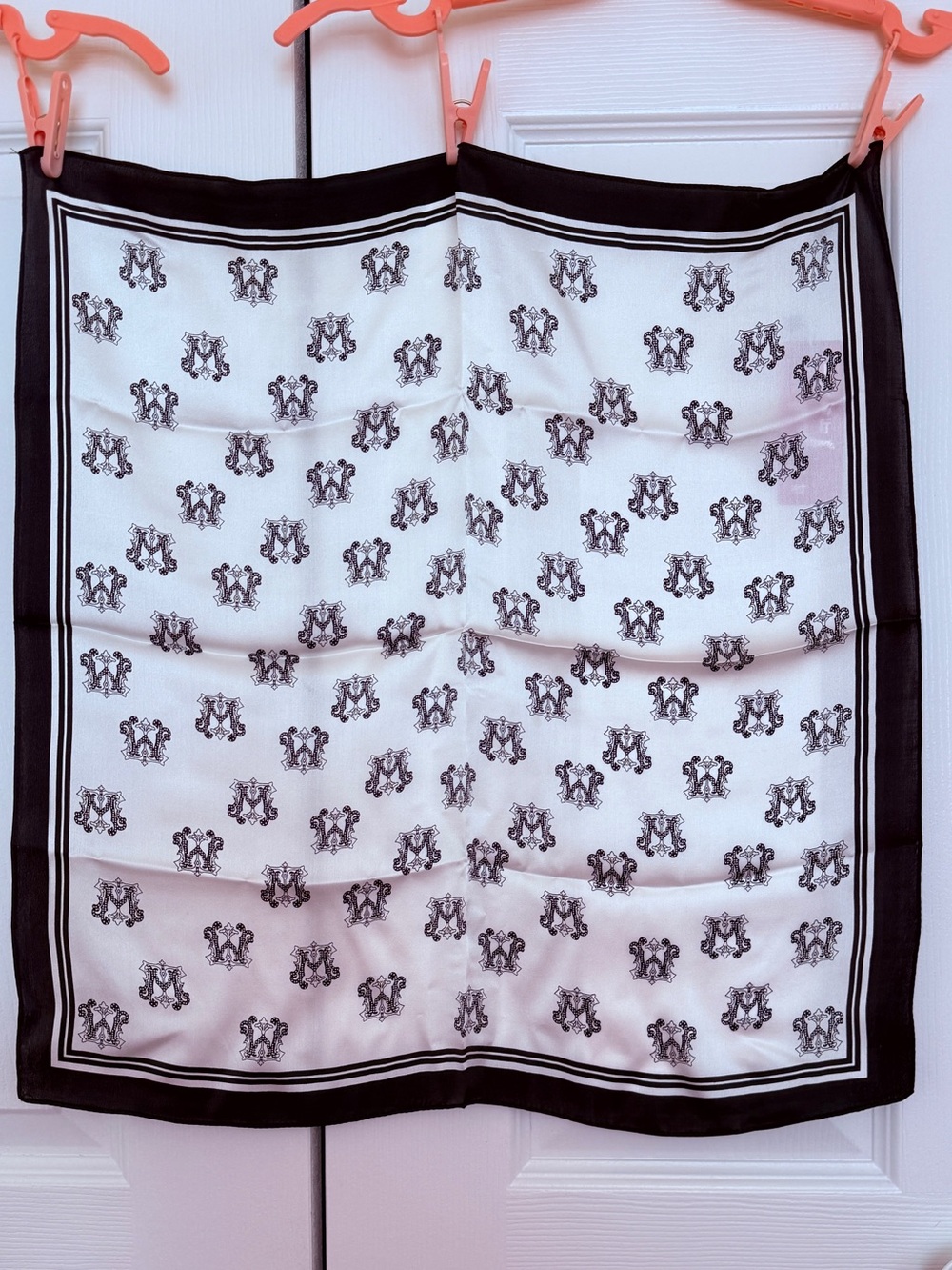 NWT 100% Mulberry Silk Square Scarf – Black & White
